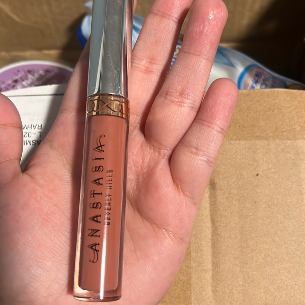 Anastasia Beverly Hills matte lipstick